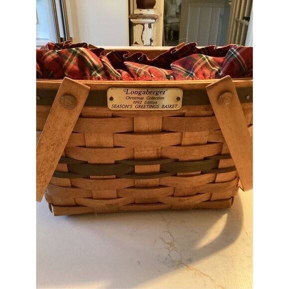 Longaberger 1992 Christmas Collection Season Greetings Basket with Insert Liner - Picture 1 of 10